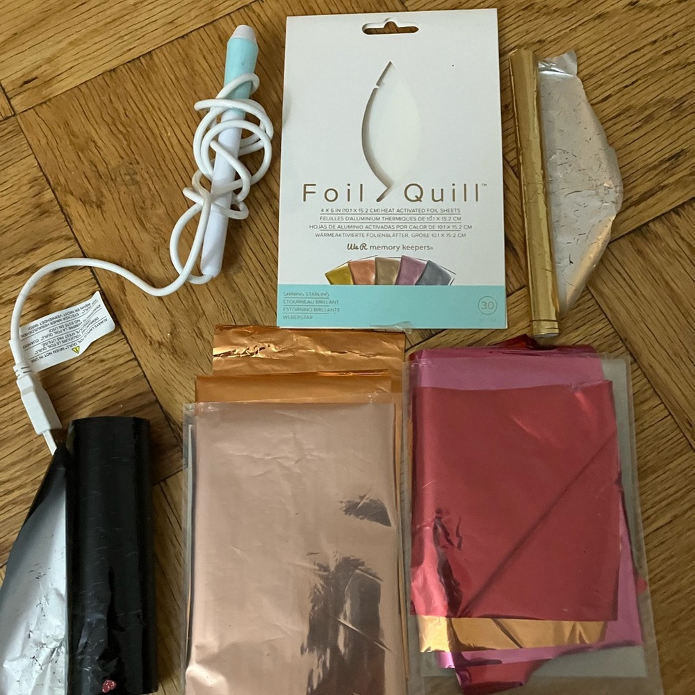 We R Memory Keepers Freestyle Foil Quill W/ Assorted Hot Foil Sheets and Rolls
